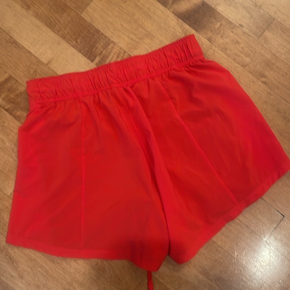 Women’s Nike line shorts small new without tags - Picture 5 of 5